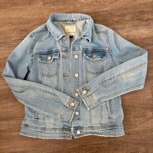 Universal Thread Goods Co. Light Washed Jean Jacket 🩵